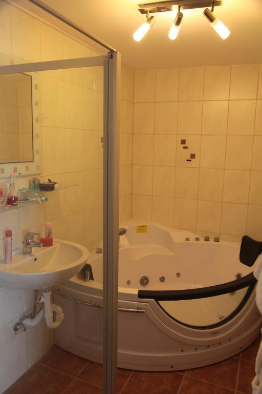 Pension Casa Topolino Wiener Neustadt Room photo